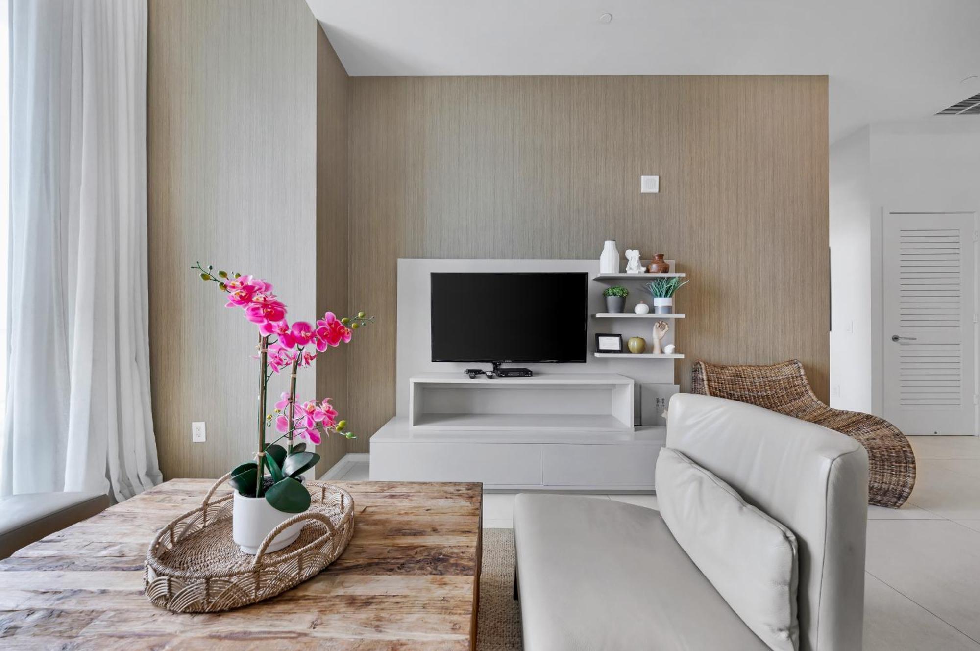 Wake Up To The Sound Of Waves In A Stylish Condo In A Luxury Resort Hollywood Exterior photo